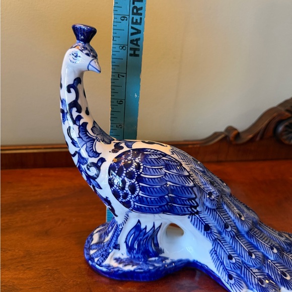 Chinoiserie blue and white ceramic peacock figurine - Picture 4 of 8